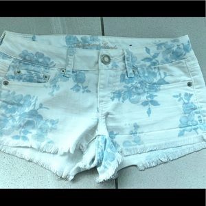 American Eagle Flower Printed Shorts